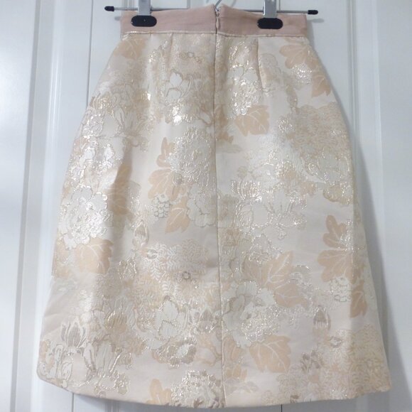 LE CHATEAU Cream and gold jacquard floral A-line skirt - Picture 7 of 10